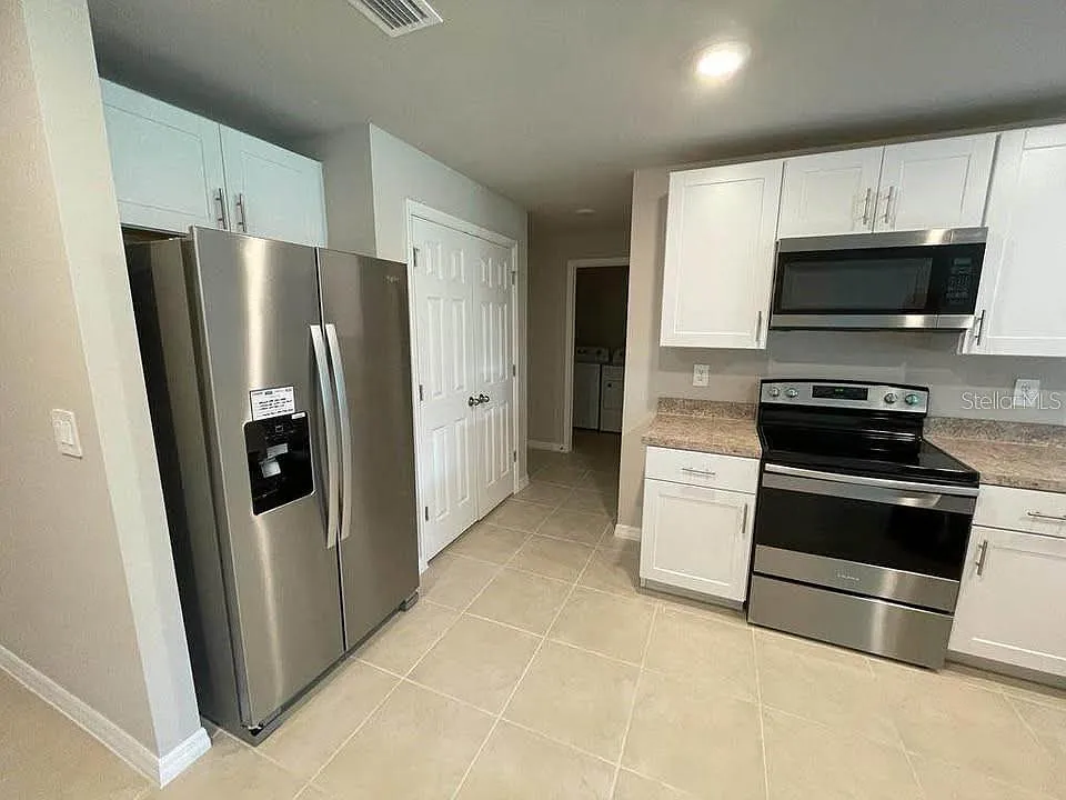 3 bed, 1400 sqft, $1,850 — Photo 2