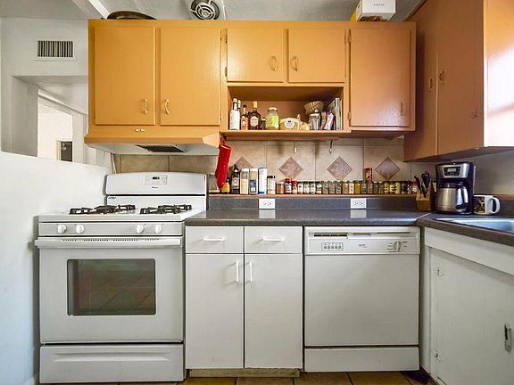 4th image of 3337 E Flower St #A