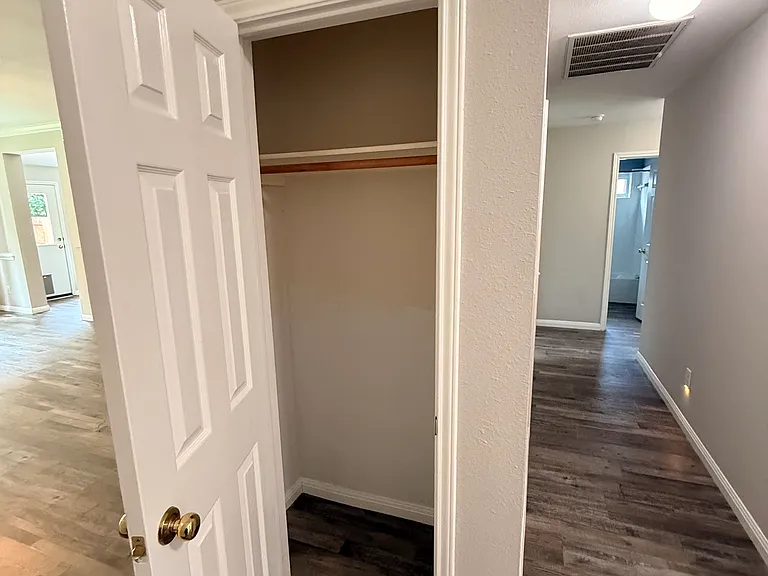 1006 Old Mill Rd — Photo 5