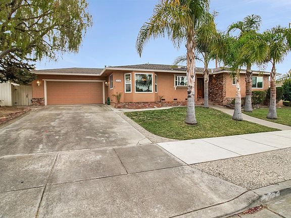 2nd image of 1051 Cedar Dr