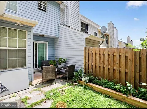 101 Kings Crest Dr Photo 1