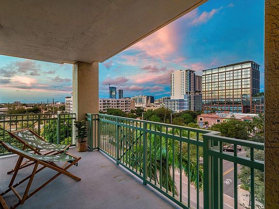 4th image of 403 S Sapodilla Avenue #604