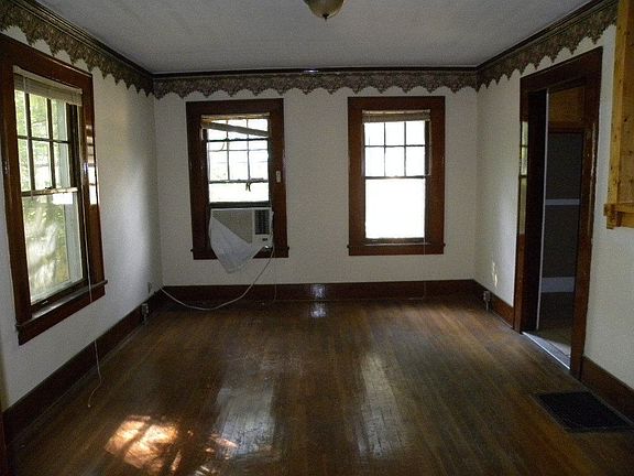 2957 Homewood Dr, Memphis, TN 38128