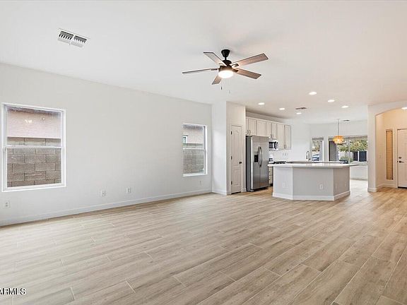 4th image of 11609 W JEFFERSON Street