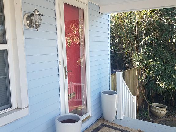 2nd image of 101 E Linden St