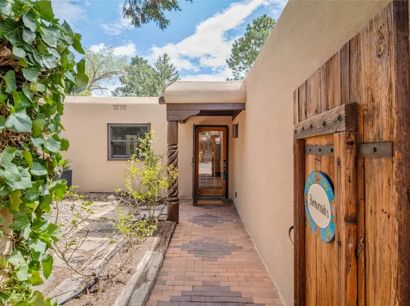 3000 Plaza Blanca, Santa Fe, NM 87507