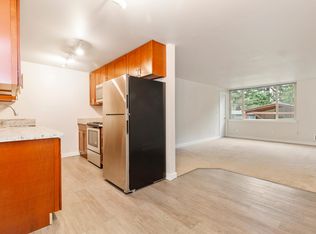 3913 NE 45th St APT 208, Seattle, WA 98105