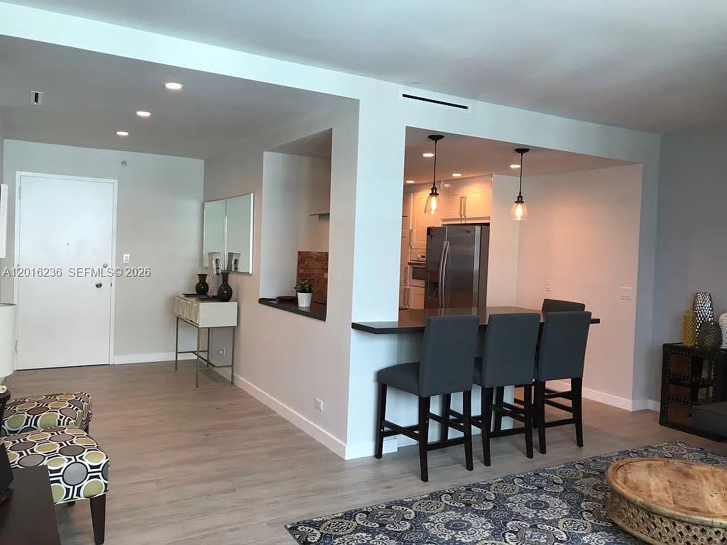 Building Photo - 5055 Collins Ave #14A