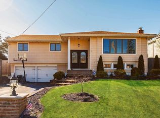 227 Bayview Ave, Massapequa, NY 11758