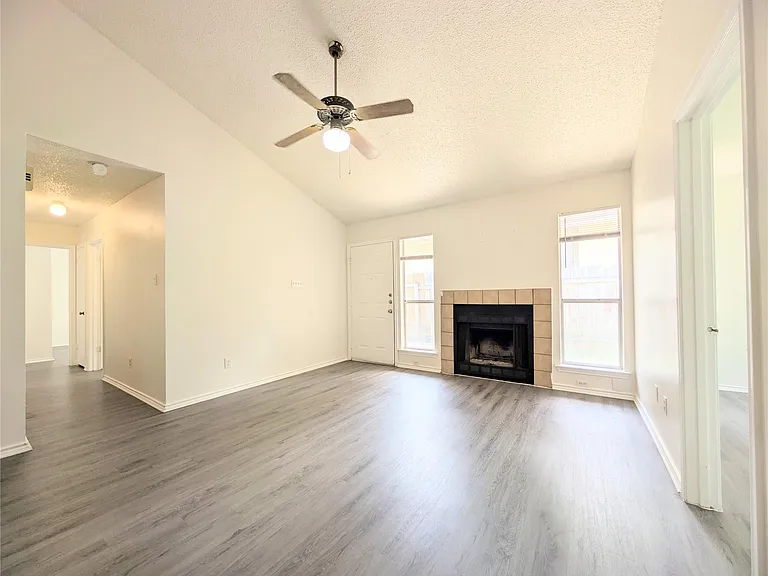 2036 Redwing Way — Photo 8
