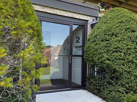 2 Williamsburg Ct