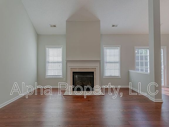 5th image of 824 Laurelcreek Dr