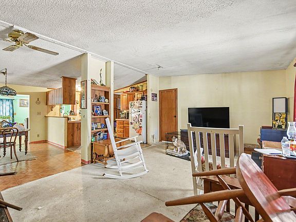 4th image of 1171 Five Lakes Rd