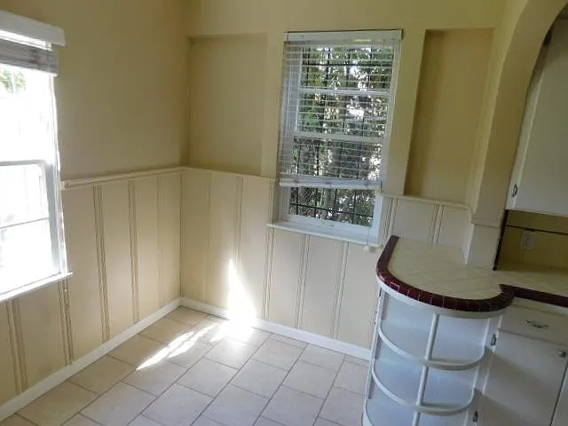 Studio, 560 sqft, $1,695 — Photo 4