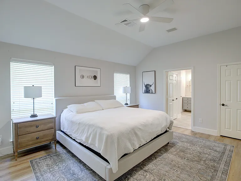 4117 Gazley Ln — Photo 13