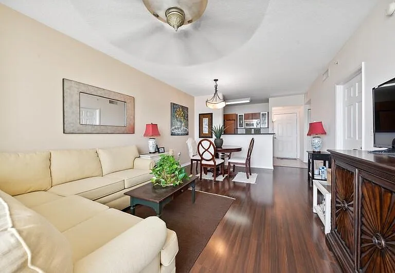 100 NE 6th St #506 — Photo 7