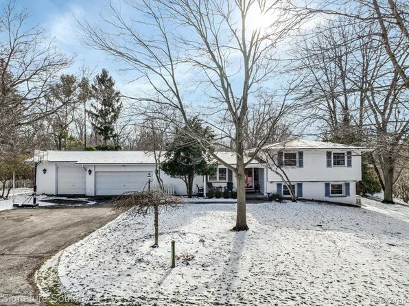 4250 Crestline Dr, Ann Arbor, MI 48103