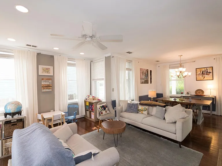 1205 Delafield Pl NW — Photo 9