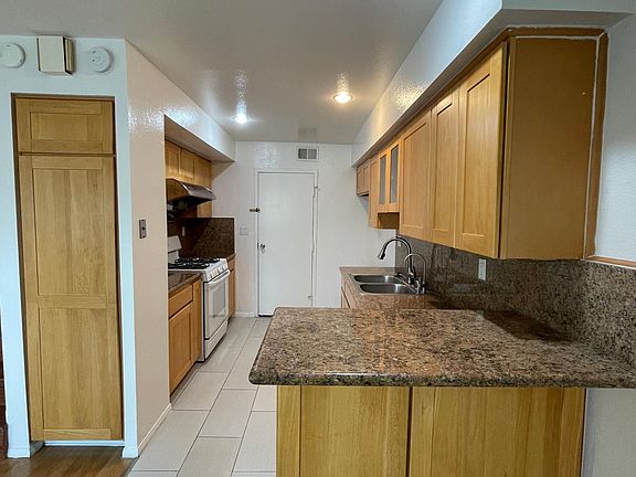 4th image of 209 Chandler Ave #C