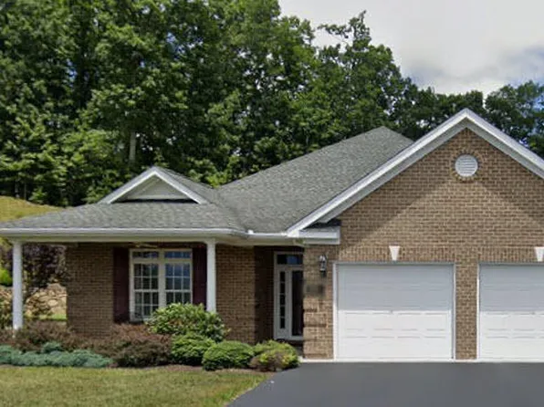 1655 Forest Highlands Ct, Salem, VA 24153