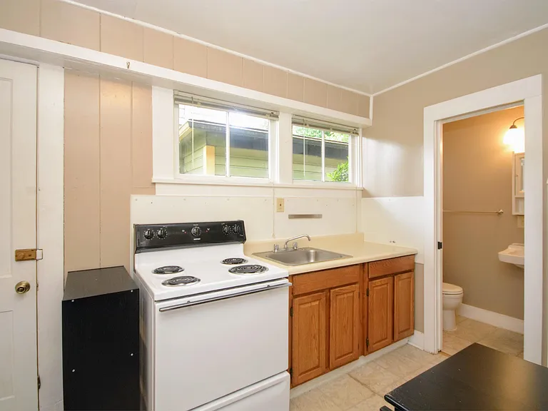 227 NW 11th St #2 — Photo 7
