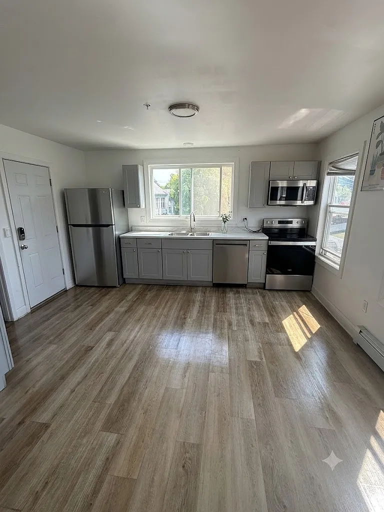 5 bed, $3,500 — Photo 3