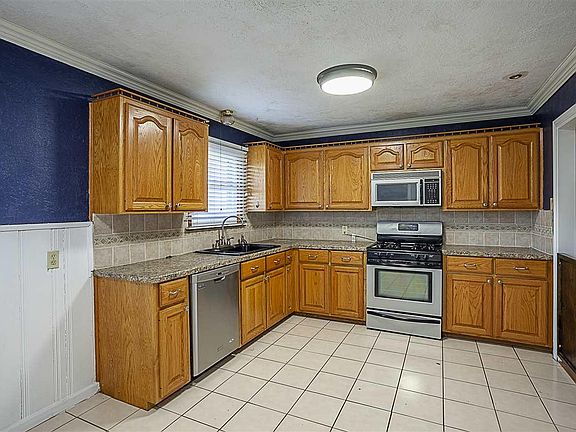 5th image of 3740 Boyd Ave