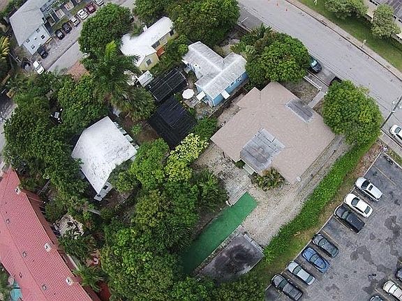 5th image of 800 NE 2nd St