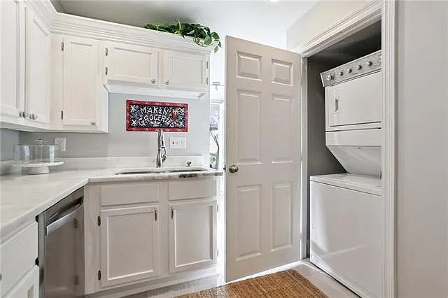 729 Lyons St #A — Photo 14