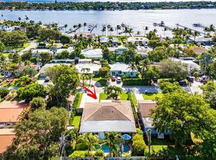 817 S Lake Dr, Lantana, FL 33462