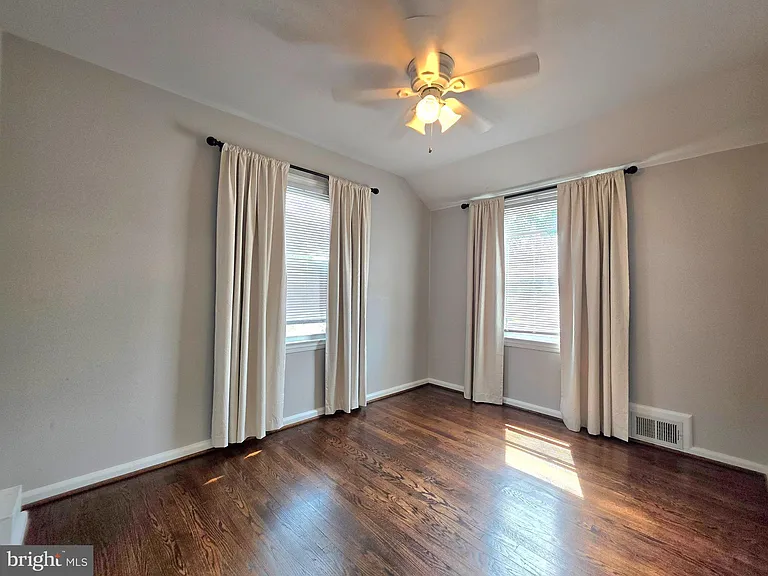 6012 Williamsburg Rd — Photo 15