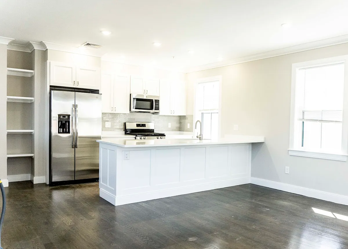 Building Photo - 79 Linden St #1R