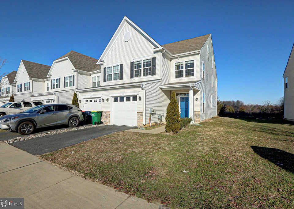 1st image of 295 Wilmore Dr