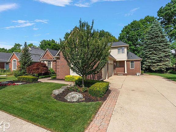 4th image of 54380 Sassafras Dr
