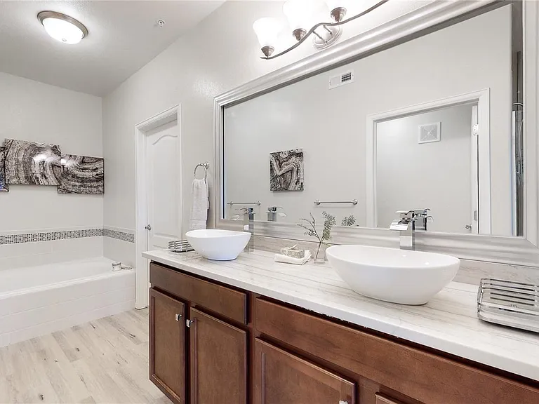 11331 Xavier Dr #103 — Photo 9