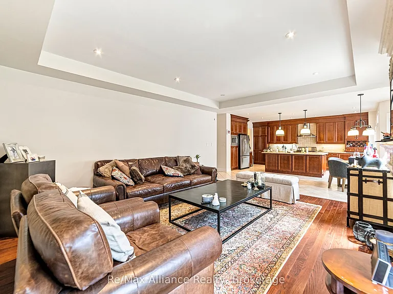 2404 Rideau Dr — Photo 13