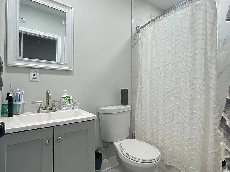 1322 Locust Street - GRNZ XI — Photo 11