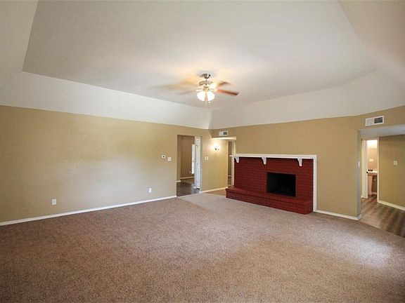 4th image of 1242 Royal Oak Dr