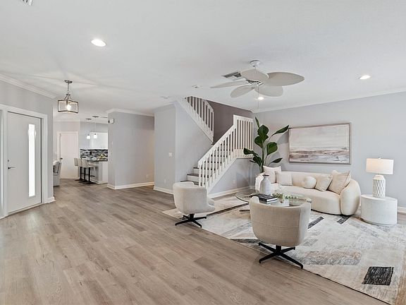 3rd image of 604 SW 8th Avenue