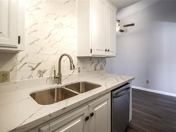 4th image of 2529 Rio Grande St #93