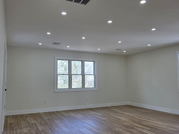 4th image of 9421 85th Rd