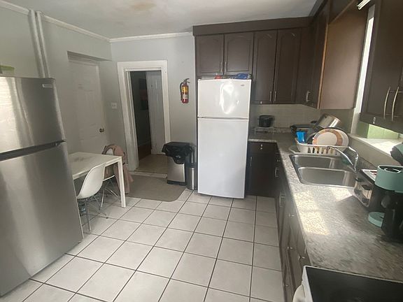 2nd image of 9 Waterloo Ave