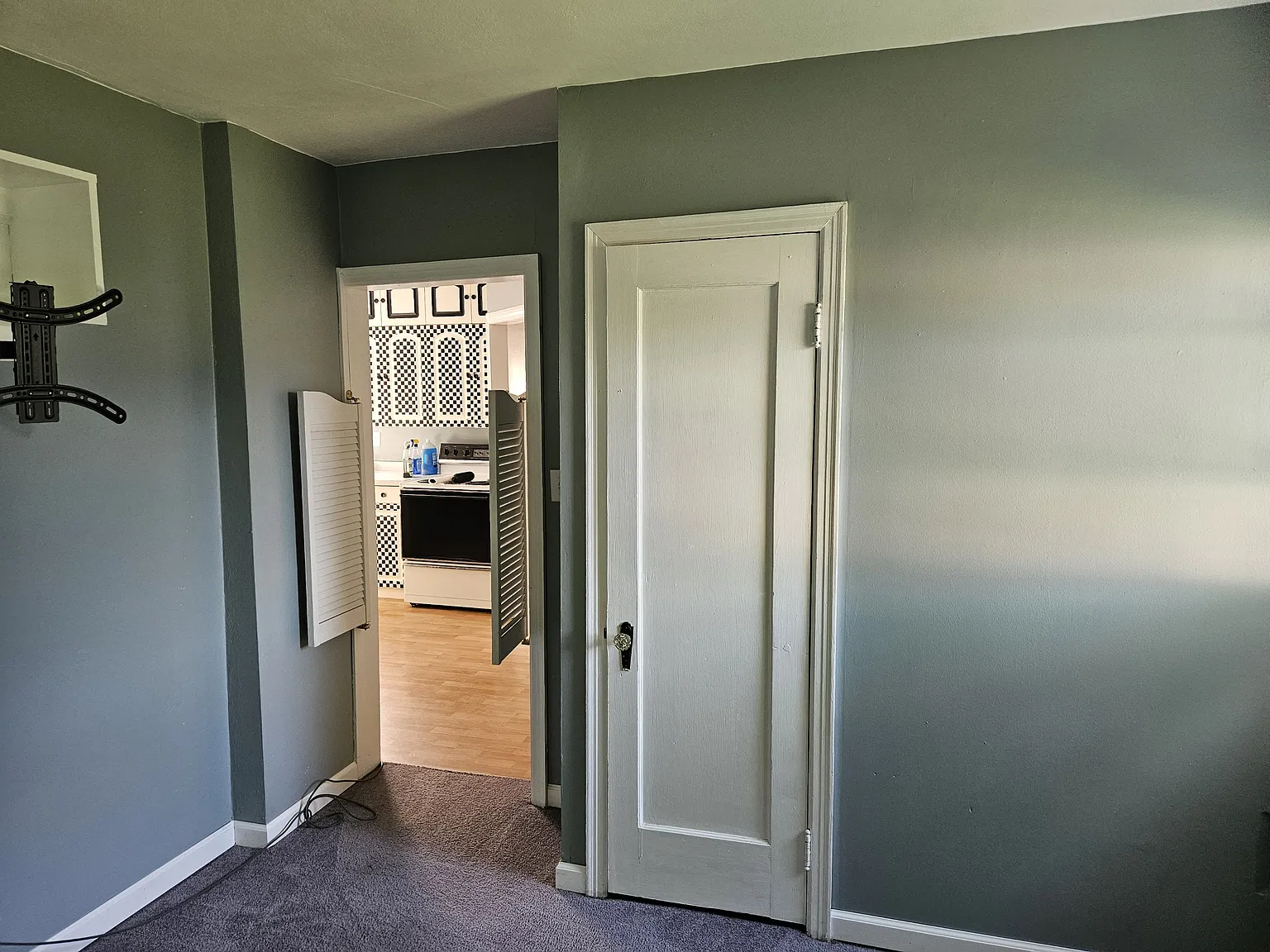 UEH 521 Main Street - 1 — Photo 3