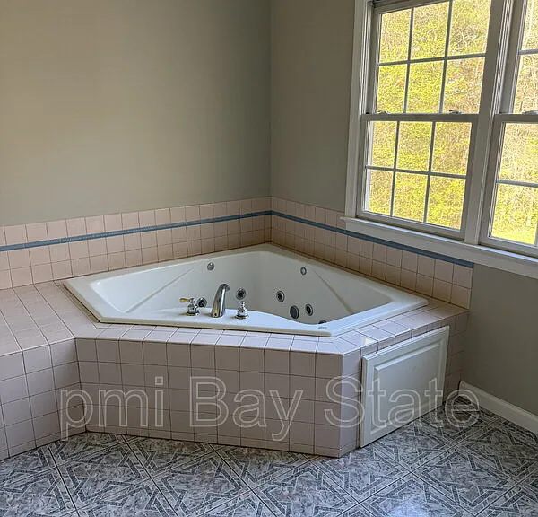 164 South St — Photo 11