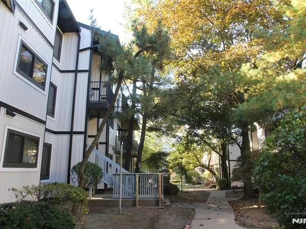 1553 John St #5, Fort Lee, NJ 07024