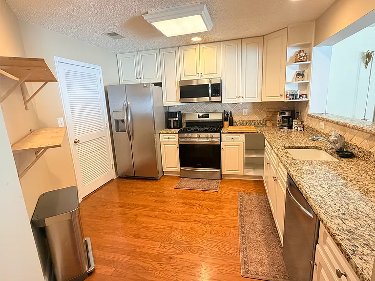 12 Fiddlers Elbow Ct — Photo 5