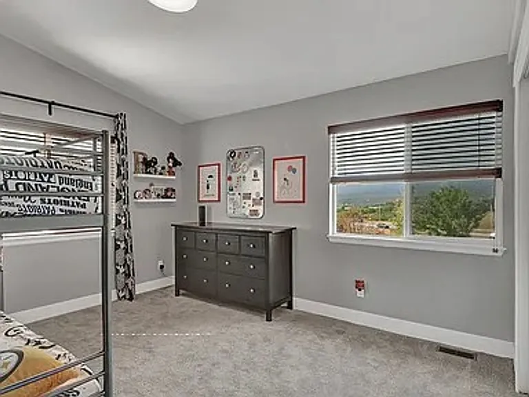 15692 Paiute Cir — Photo 17
