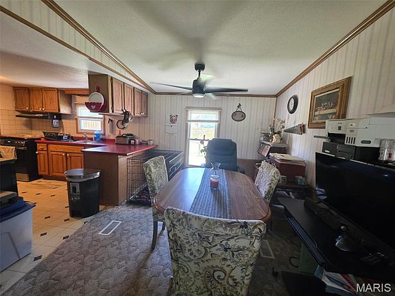 5th image of 716 Myrtle St