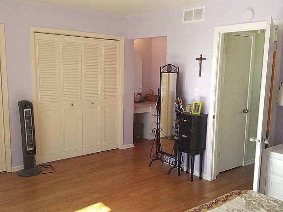 3rd image of 715 Bordeaux Ct Unit D