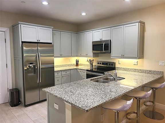 3rd image of 525 N Orange Ave Unit 201